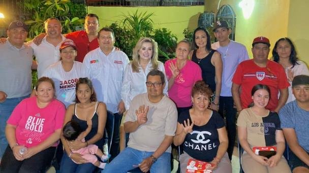 Ely Sallard visita colonias Villa Bonita y El Apache Ely Sallard visita colonias Villa Bonita y El Apache