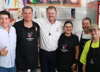 Ernesto Gándara da mensaje en su cierre de campaña