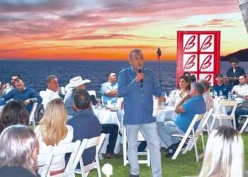 Manlio Fabio Beltrones reúne con empresarios Guaymas-Empalme