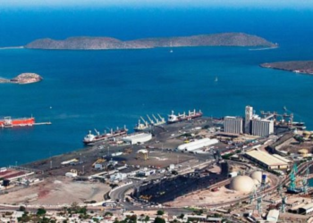 Crece tráfico internacional de petróleo
