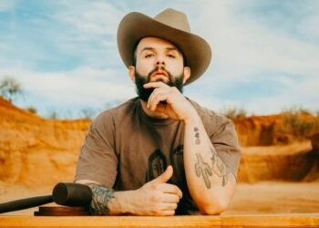 Carín León: “Boca Chueca, Vol. 1” debuta en el Top 10 de Billboard