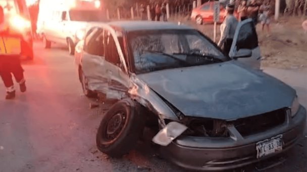 Accidente carretero en kilómetro 18 deja 12 lesionados Accidente carretero en kilómetro 18 deja 12 lesionados
