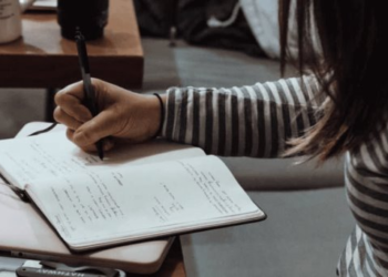 Informa Secretaría de Economía sobre Becas Santander