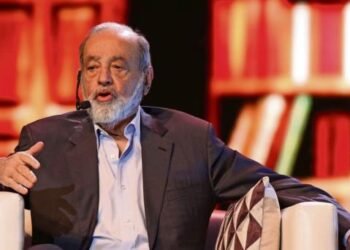 Carlos Slim, interesado en participar en campo de gas