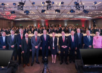 Empresarios prometen a Claudia Sheinbaum más de 42 mmdd