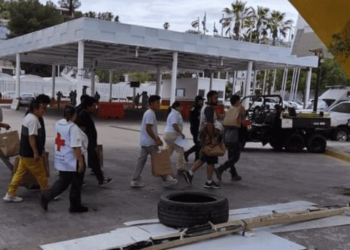Migrantes reciben atención por altas temperaturas en Sonora