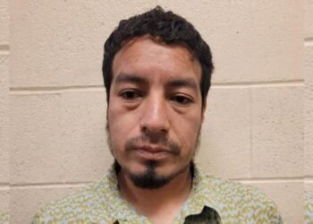 Arrestan a expolicía guatemalteco en Nogales