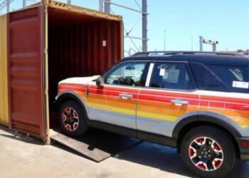 Ford realiza primer embarque de autos desde el Puerto de Guaymas