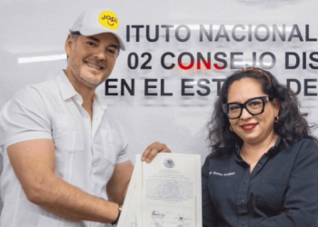 Jesús Pujol recibe constancia de mayoría