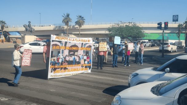 Jubilados y pensionados del Steus se manifiestan Jubilados y pensionados del Steus se manifiestan