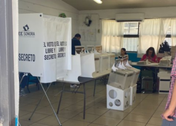 Casilla en colonia Santa Fe abre tras hora y media de retraso