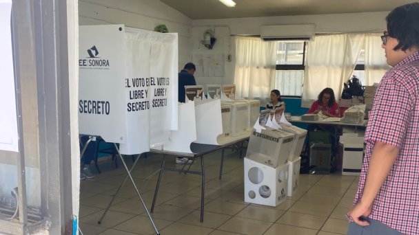 Casilla en colonia Santa Fe abre tras hora y media de retraso Casilla en colonia Santa Fe abre tras hora y media de retraso