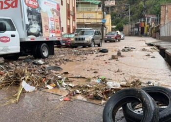 Lluvia en Nogales causa destrozos; reportan caída de granizo
