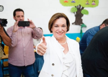 María Dolores Del Río emite su voto