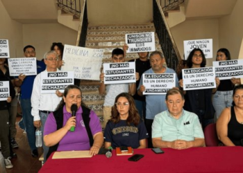 Manifestación de aspirantes a Unison
