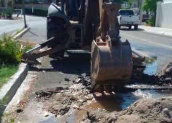 Ruptura de tubería deja sin agua a 30 colonias: reparación tomará 6 horas