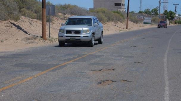 Pobladores inconformes por baches en Bahía de Kino Pobladores inconformes por baches en Bahía de Kino