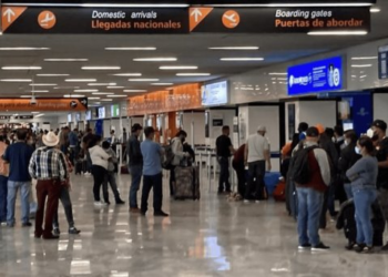 Caos en Aeropuerto de Guadalajara por apagón informático