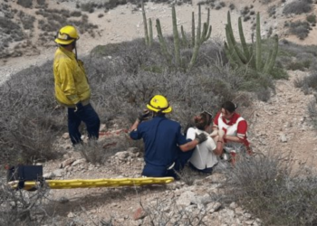 Mujer con crisis de pánico rescatada mirador de San Carlos
