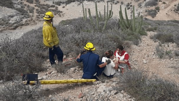 Mujer con crisis de pánico rescatada mirador de San Carlos Mujer con crisis de pánico rescatada mirador de San Carlos