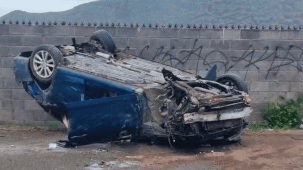 Dos personas lesionadas en volcamiento Dos personas lesionadas en volcamiento