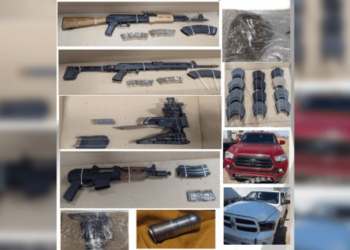 Aseguran arsenal de armas y vehículos en Benjamín Hill