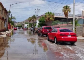 Primeras lluvias en Guaymas dejan encharcamientos