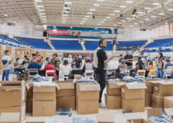 ¿Dónde recoger uniformes escolares en Nogales?