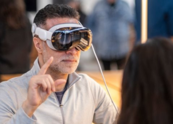 Apple Vision Pro fracasa en ventas; 100 mil al trimestre
