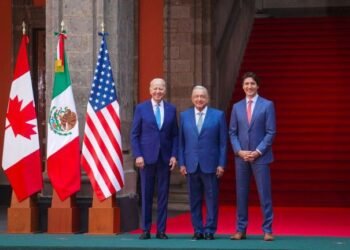 El Presidente López Obrador anuncia pausa en relaciones con embajadas de EE.UU. y Canadá tras críticas a reforma judicial