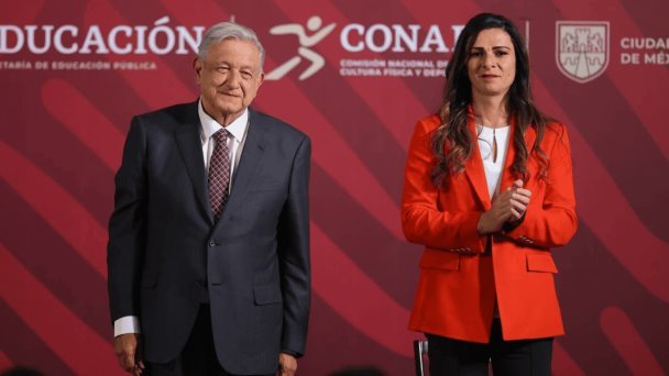 AMLO respalda gestión de Ana Gabriela Guevara AMLO respalda gestión de Ana Gabriela Guevara