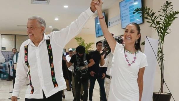 AMLO en Guaymas; revisará obras junto a Claudia Sheinbaum AMLO en Guaymas; revisará obras junto a Claudia Sheinbaum