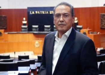Manlio Fabio Beltrones se registra en el Senado