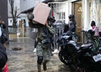 Detención de cabecilla de red criminal en AICM