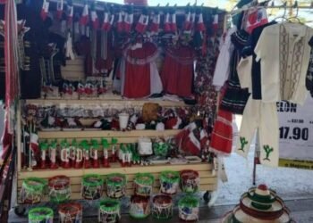 inician venta de banderas por fiestas patrias