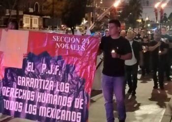 Marchan en Nogales contra la reforma al Poder Judicial