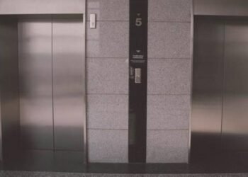 Muere hombre tras desplome de un elevador en Coyoacán