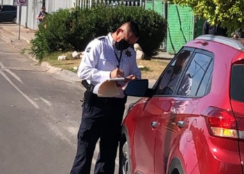 mil 500 multas a la semana por mal estacionado