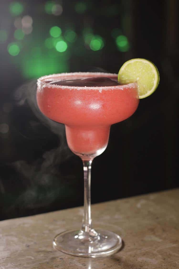 ¿Fiesta el fin de semana? Cautiva a tus amigos con estas recetas de bebidas preparadas