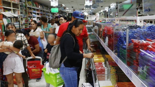 Encuesta revela más padres ahorraron para regreso a clases Encuesta revela más padres ahorraron para regreso a clases