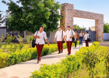 Más de 7 mil alumnos regresan a clases en UES Hermosillo