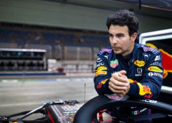 Checo Pérez logra entra al top 10 en el Gran Premio de Singapur