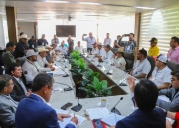 Congreso de Sonora modificará Ley de Protección Animal tras diálogo con criadores de gallos y caballos