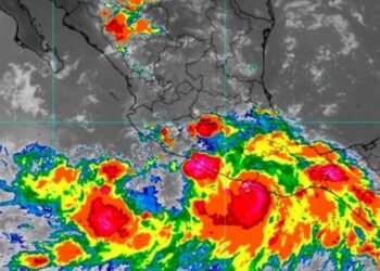 Tormenta tropical John avanza hacia Michoacán con lluvias intensas y fuertes vientos