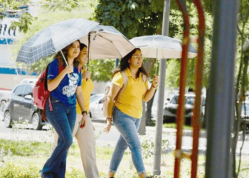 altas temperaturas y vientos fuertes
