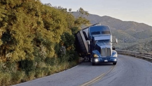 Carretera Ímuris-Cananea accidente provoca tránsito lento Carretera Ímuris-Cananea accidente provoca tránsito lento