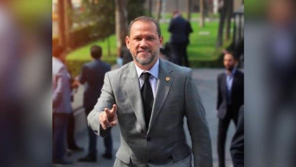 Detienen al padre del senador Daniel Barreda en Campeche Detienen al padre del senador Daniel Barreda en Campeche