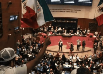 Irrumpen en el Senado manifestantes contra Reforma Judicial