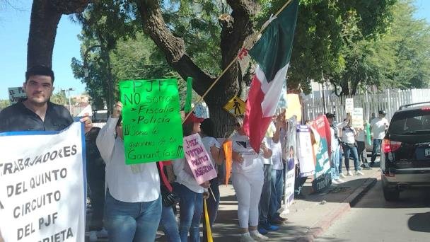 Se manifiestan trabajadores del Poder Judicial Se manifiestan trabajadores del Poder Judicial