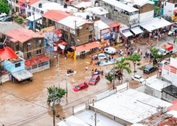 Huracán John deja 51 municipios afectados en Guerrero y Oaxaca; inician censo de damnificados y entrega de apoyos